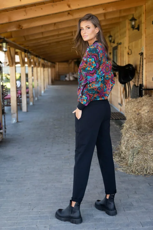 spodnie-luźne-czarne-i-bluza-bomberka-LILY-vippi--design-3.jpg
