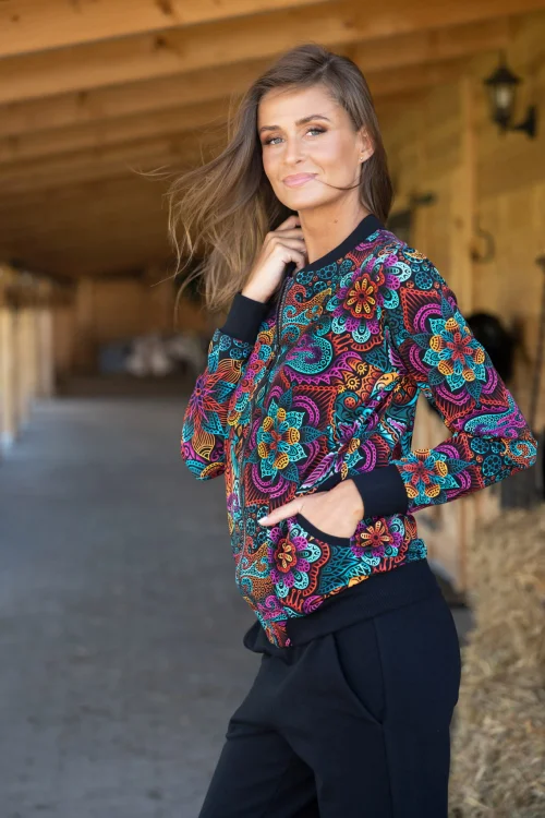 spodnie-luźne-czarne-i-bluza-bomberka-LILY-vippi--design-7.jpg