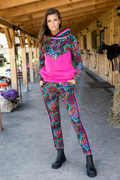 Bluza-czarna-z-kapturem-i-szydełkową-koronką-LILY-czarna-vippi-design.jpg