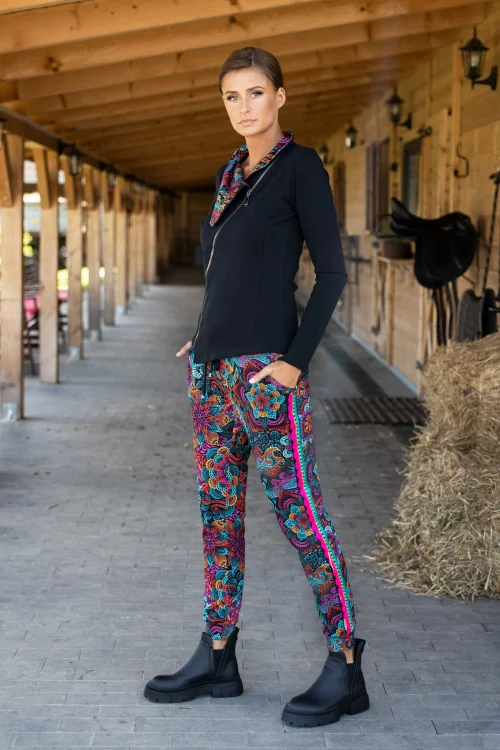 Bluza-asymetryczna-i-spodnie-z-szydełkowym-lampaem-LILY-vippi-design-2.jpg