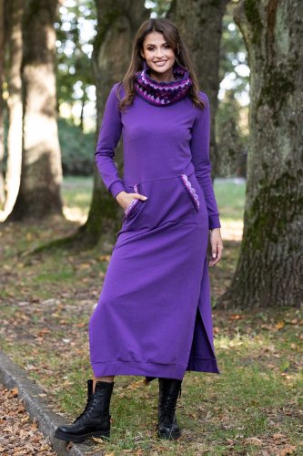 sukienka-dluga-z-rozporkami-i-golfem-szydelkowym-fioletowa-vippi-design-KG-art-4.jpg