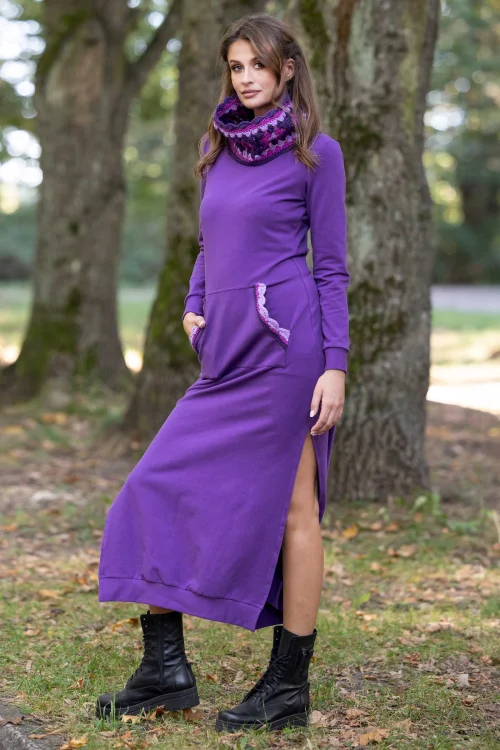sukienka-dluga-z-rozporkami-i-golfem-szydelkowym-fioletowa-vippi-design-KG-art-5.jpg