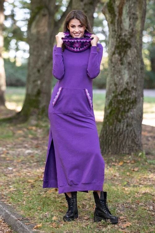 sukienka-dluga-z-rozporkami-i-golfem-szydelkowym-fioletowa-vippi-design-KG-art-6.jpg