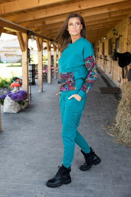 spodnie-3D-i-bluza-kangurka-LILY-vippi-design-1.jpg