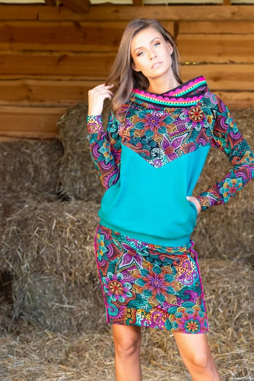 bluza-z-kapturem-i-spódnica-ołówkowa-LILY-vippi-design-6.jpg