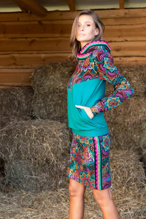 bluza-z-kapturem-i-spódnica-ołówkowa-LILY-vippi-design-2.jpg