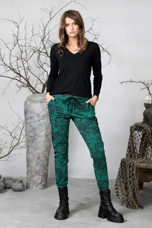 spodnie-sportowe-z-lampasami-AZURE-vippi-design.jpg