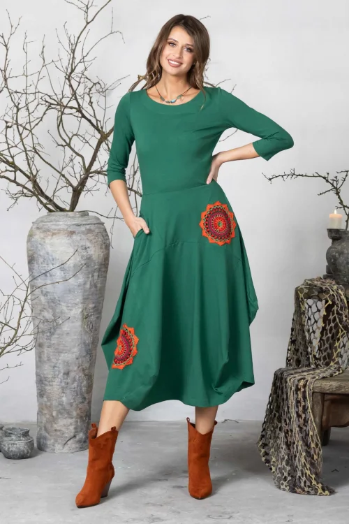 sukienka-zielona-z-szydełkowymi-mandalami-KGart-Vippi-design-4.jpg