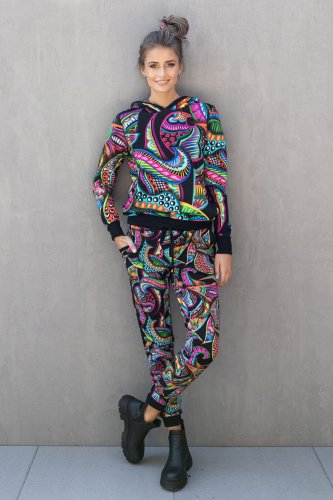 spodnie-z-lampasami-i-bluza-z-kapturem-RAVEL-vippi-design.jpg