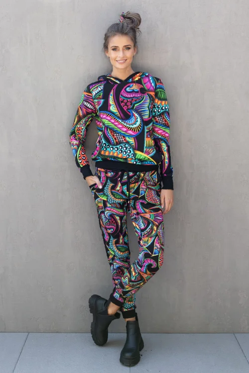 spodnie-z-lampasami-i-bluza-z-kapturem-RAVEL-vippi-design.jpg