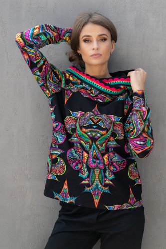spodnie-czarne-z-mankietami-i-bluza-z-szydełkową-plisą-RAVEL-vippi-design-3.jpg