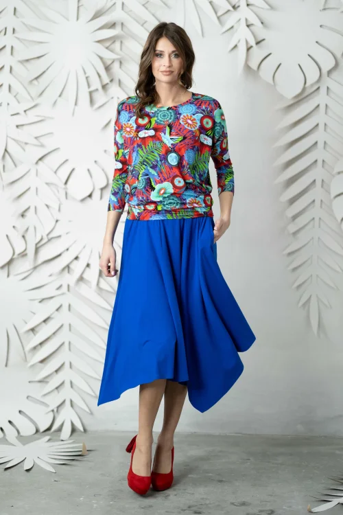 bluzka-wiskozowa-trapezowa-i-spodnica-ze-skosami-chabrowa-EDEN-red-VIPPI-DESIGN-4.jpg