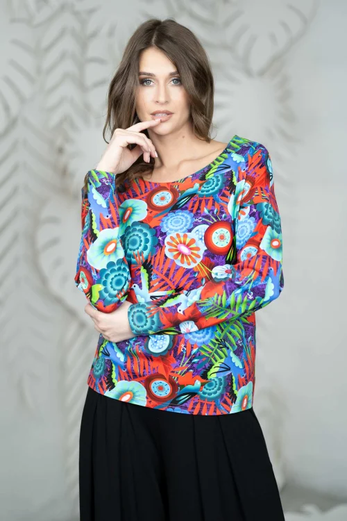 bluzka-trapezowa-i-spodnie-szerokie-wiskozowe-z-zakładkami-EDEN-red-VIPPI-DESIGN--5.jpg
