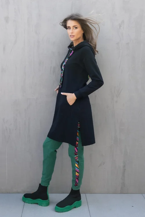 spodnie-zielone-z-lampasami-i-bluza-długa-RAVEL-vippi-design-2.jpg