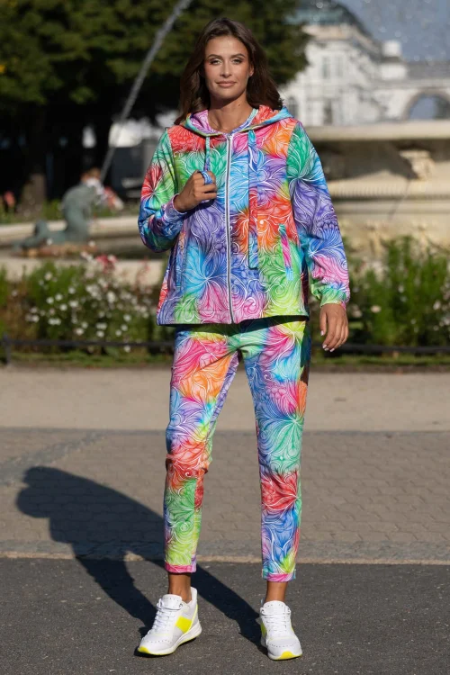 bluza-z-kontrą--i-spodnie-z-mankietami-BLOOM-white-vippi-design.jpg