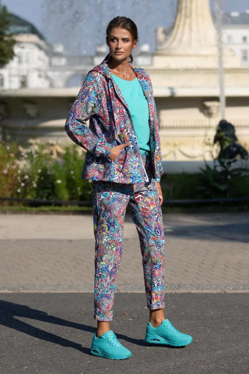 Spodnie-z-mankietami-i-bluzka-z-aplikacją-miętowa-i-bluza-z-kontrą--Vitraż-vippi-design.jpg