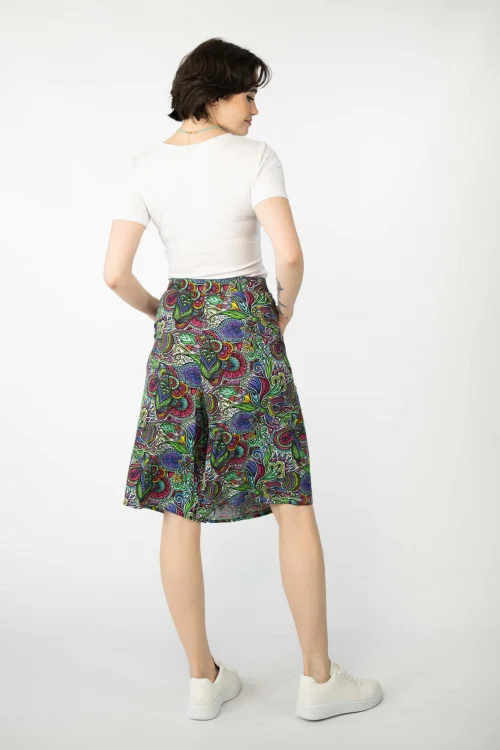 spodnie-wiskozowe--bermudy-FLORAL-white-vippi-design-4.jpg