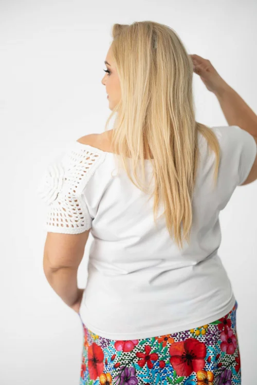 Bluzka-z-szydełkową-aplikacją-na-ramieniu-i-spódnica-długa-POPPY-dot-vippi-design-4.jpg