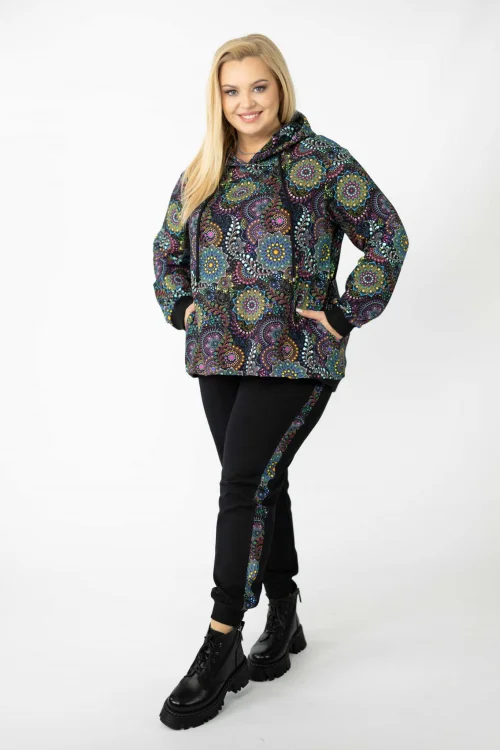 bluza-luźna-z-kapturem-i-spodnie-czarne-z-lampasem--RIO-vippi-design.jpg