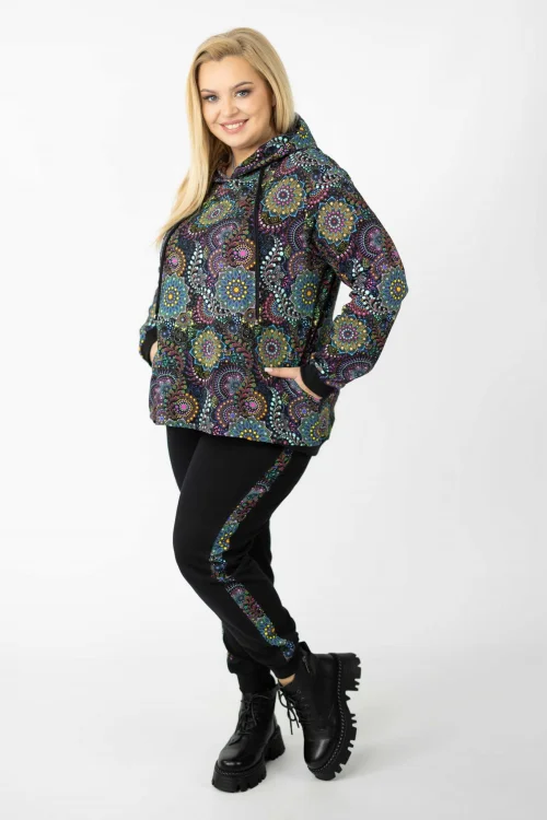 bluza-luźna-z-kapturem-i-spodnie-czarne-z-lampasem--RIO-vippi-design-2.jpg
