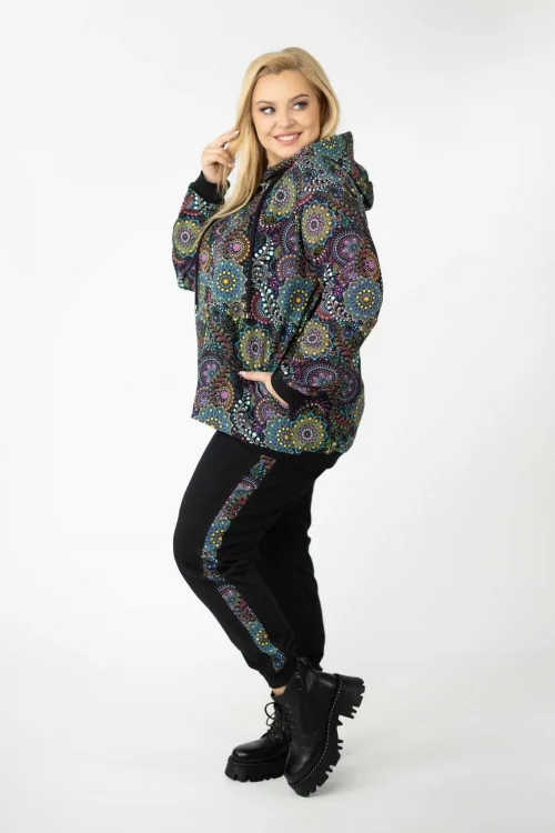 bluza-luźna-z-kapturem-i-spodnie-czarne-z-lampasem--RIO-vippi-design-3.jpg