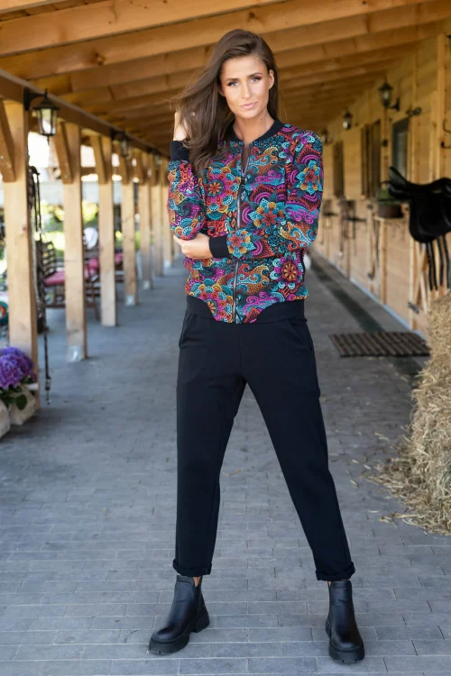 spodnie-luźne-czarne-i-bluza-bomberka-LILY-vippi--design.jpg