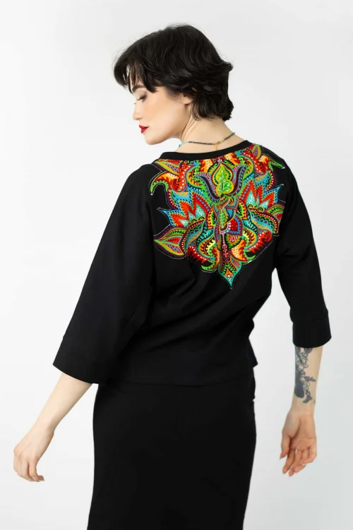 Spódnica-mini-czarna-z-aplikacją-i-bluzka-kimonowa-czarna-z-aplikacją-kolekcja-MEXICO-marka-vippi-design (5).jpg