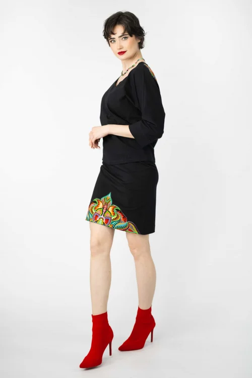 Spódnica-mini-czarna-z-aplikacją-i-bluzka-kimonowa-czarna-z-aplikacją-kolekcja-MEXICO-marka-vippi-design (15).jpg