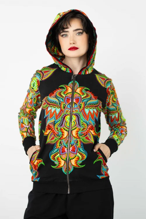 bluza-bomberka-z-szydełkową-koronką-i-spodnie-czarne-sportowe-szerokie-kolekcja-MEXICO-marka-vippi-design (4).jpg