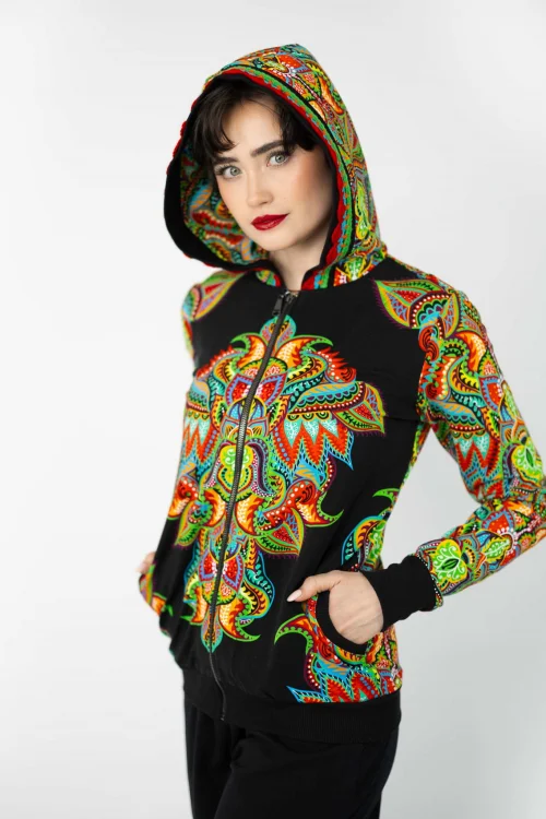 bluza-bomberka-z-szydełkową-koronką-i-spodnie-czarne-sportowe-szerokie-kolekcja-MEXICO-marka-vippi-design (5).jpg