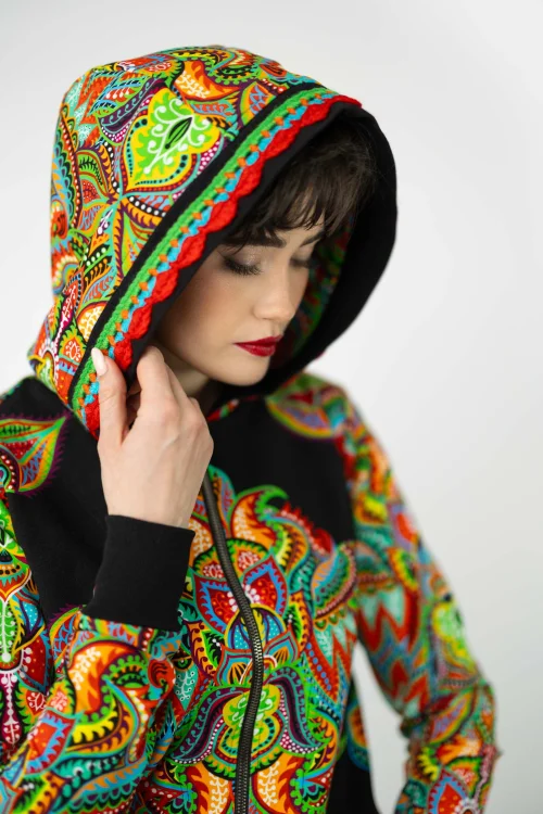 bluza-bomberka-z-szydełkową-koronką-i-spodnie-czarne-sportowe-szerokie-kolekcja-MEXICO-marka-vippi-design (6).jpg