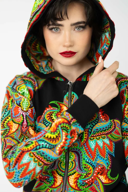 bluza-bomberka-z-szydełkową-koronką-i-spodnie-czarne-sportowe-szerokie-kolekcja-MEXICO-marka-vippi-design (8).jpg