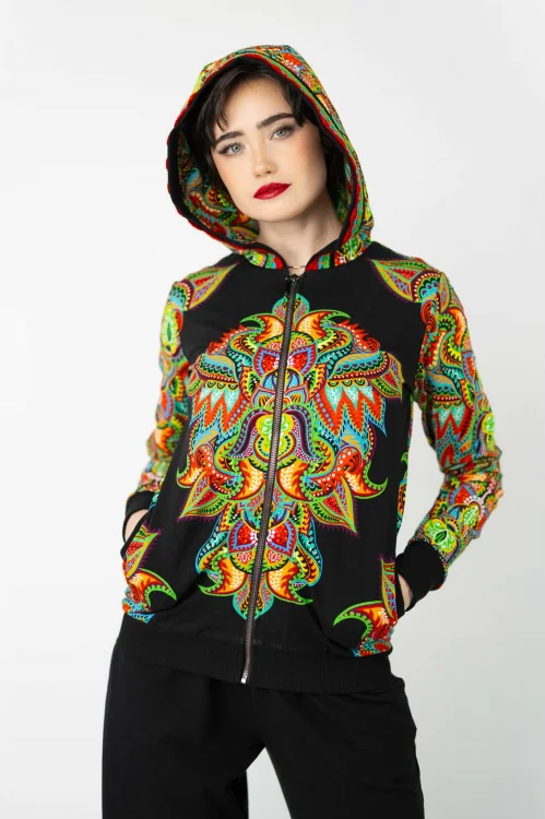 bluza-bomberka-z-szydełkową-koronką-i-spodnie-czarne-sportowe-szerokie-kolekcja-MEXICO-marka-vippi-design (2).jpg