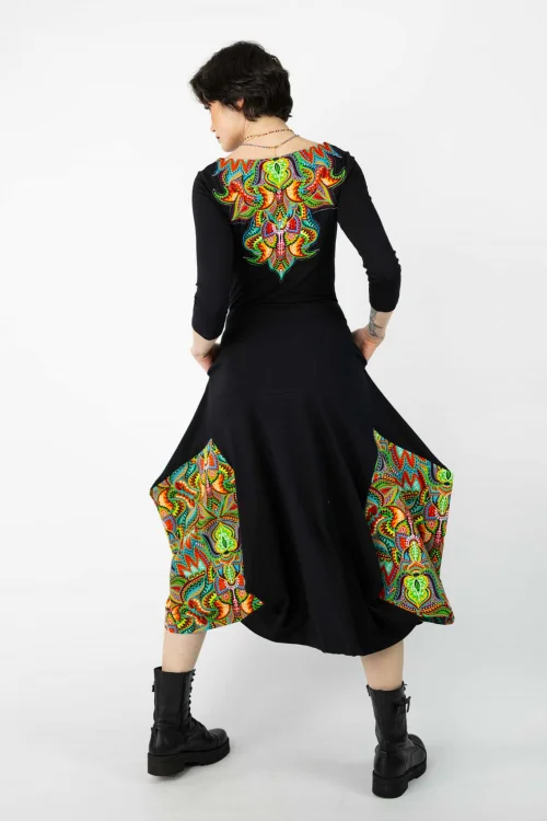 sukienka-midi-origami-czarna-z-aplikacjami-kolekcja-MEXICO-marka-vippi-design (3).jpg