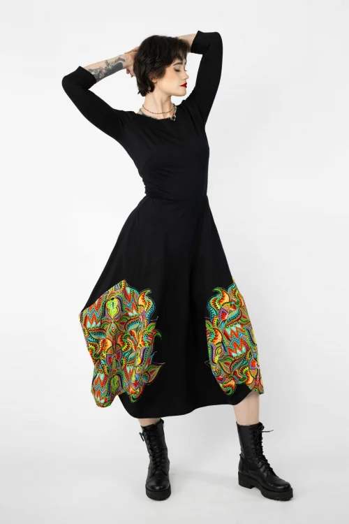 sukienka-midi-origami-czarna-z-aplikacjami-kolekcja-MEXICO-marka-vippi-design (7).jpg