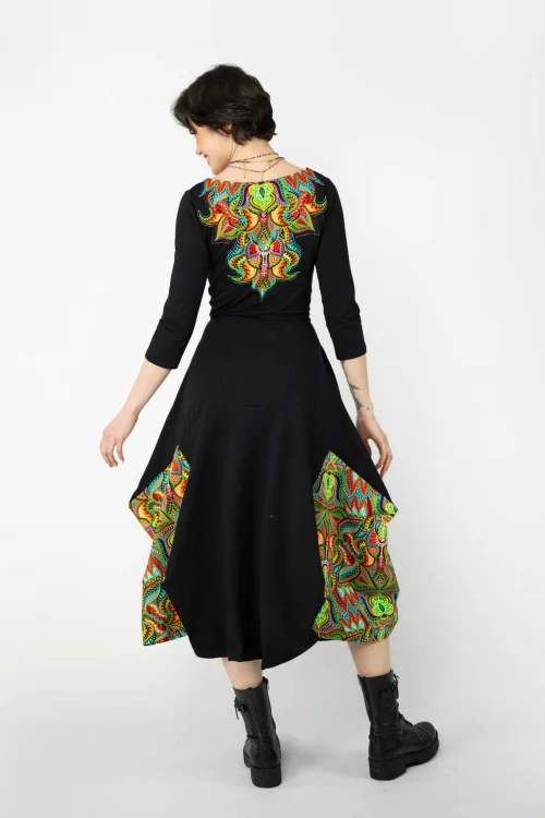 sukienka-midi-origami-czarna-z-aplikacjami-kolekcja-MEXICO-marka-vippi-design (13).jpg