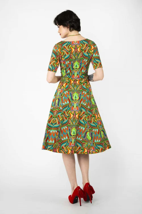 sukienka-midi-rozkloszowana-dekolt-V-kolekcja-MEXICO-marka-vippi-design (5).jpg