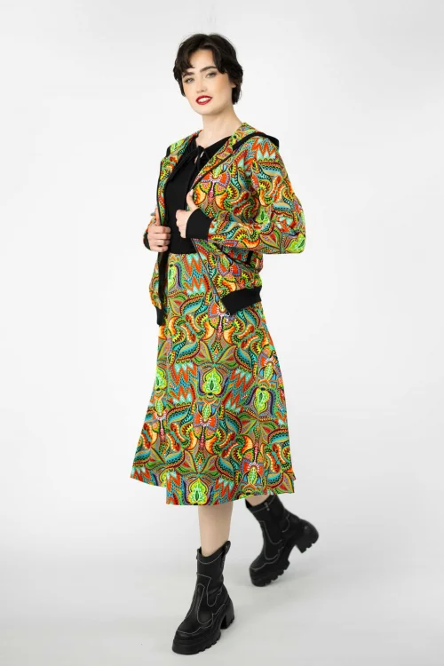 bluzka-czarna-wiskozowa-z-wiązaniem-linia-BASIC-spódnica-midi-kolorowa-z-kieszeniami-i-bluza-bomberka-z-kapturem-kolekcja-MEXICO-marka-vippi-design (5).jpg