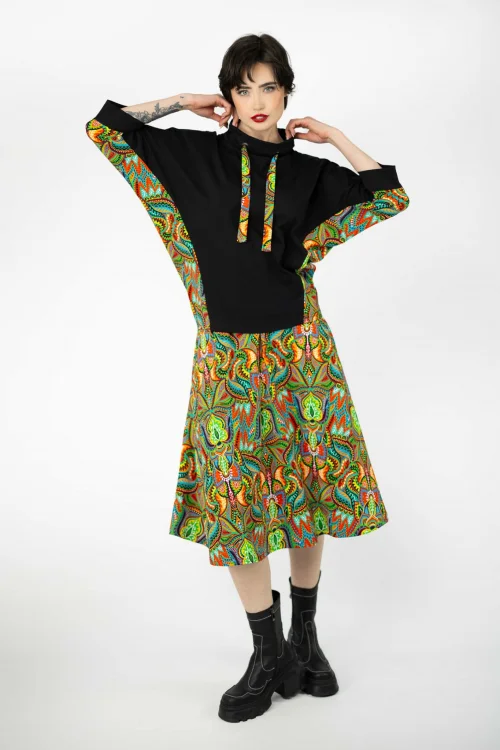 spódnica-midi-kolorowa-z-kieszeniami-i-bluzka-kiminowa-czarna-z-troczkami-kolekcja-MEXICO-marka-vippi-design (6).jpg