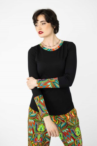 bluzka-czarna-z-kolorowymi-mankietami-kolekcja-MEXICO-marka-vippi-design (1).jpg