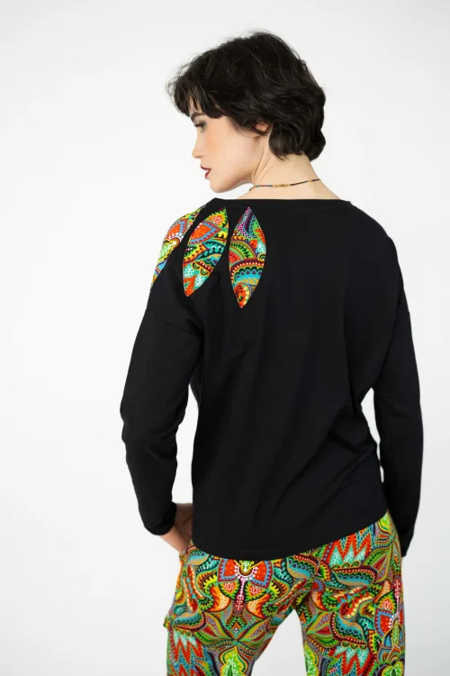 bluzka-czarna-z-aplikacją-na-ramieniu-kolekcja-MEXICO-marka-vippi-design (3).jpg
