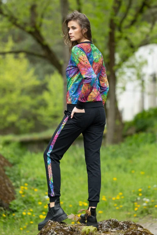 spodnie-czarne-z-lampasami-i-bluzka-sportowa-kolorowa--BLOOM-multi-vippidesign-3.jpg