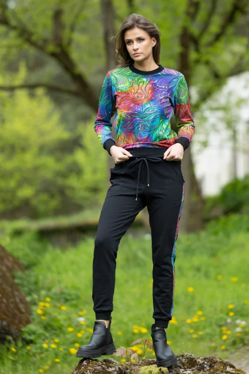 spodnie-czarne-z-lampasami-i-bluzka-sportowa-kolorowa--BLOOM-multi-vippidesign-5.jpg