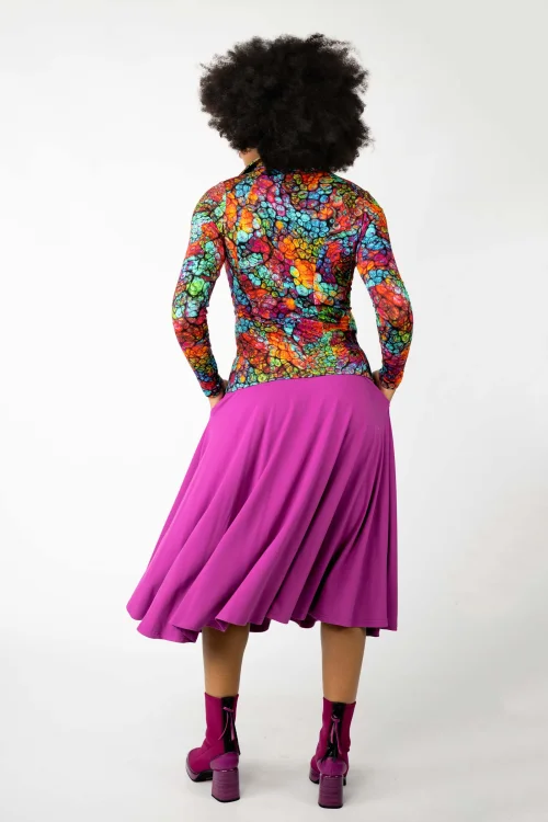 bluza-z-asymetrycznym-zapięciem-na-zamek,-stójka-i-spódnica-wiskozowa-z-koła-karmazynowa,-kolekcja-SHINY,-marka-VIPPI-DESIGN-6.jpg