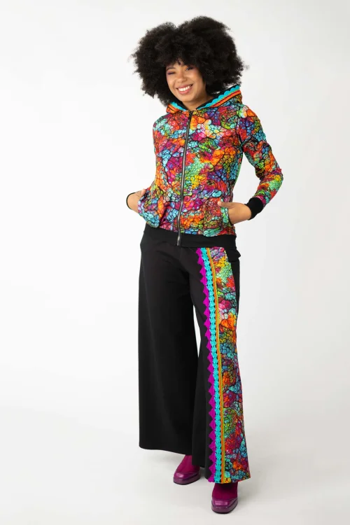 bluza-bomberka-z-szydekową-koronką-i-spodnie-z-szydekową-koronką-czarne,-kolekcja-SHINY,-marka-VIPPI-DESIGN-7.jpg