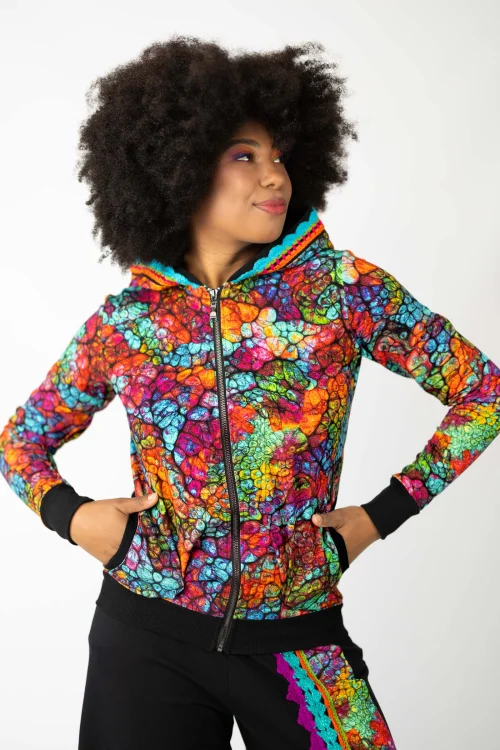 bluza-bomberka-z-szydekową-koronką-i-spodnie-z-szydekową-koronką-czarne,-kolekcja-SHINY,-marka-VIPPI-DESIGN-2.jpg