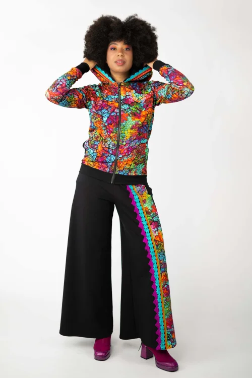 bluza-bomberka-z-szydekową-koronką-i-spodnie-z-szydekową-koronką-czarne,-kolekcja-SHINY,-marka-VIPPI-DESIGN-5.jpg