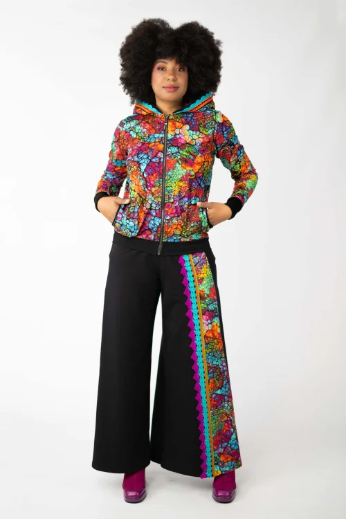 bluza-bomberka-z-szydekową-koronką-i-spodnie-z-szydekową-koronką-czarne,-kolekcja-SHINY,-marka-VIPPI-DESIGN-8.jpg