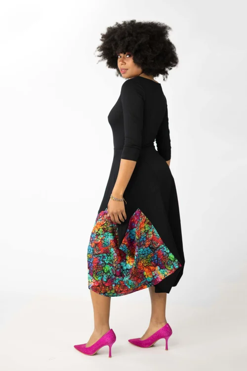 sukienka-midi-czarna-origami-z-aplikacjam,--kolekcja-SHINY-marka-VIPPI-DESIGN-4.jpg