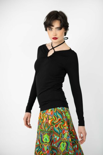 Bluzka wiskozowa z wiązaniem pod szyją czarna "BASIC"